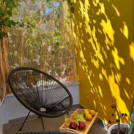 The Bee's House 2 Apartment Tiros